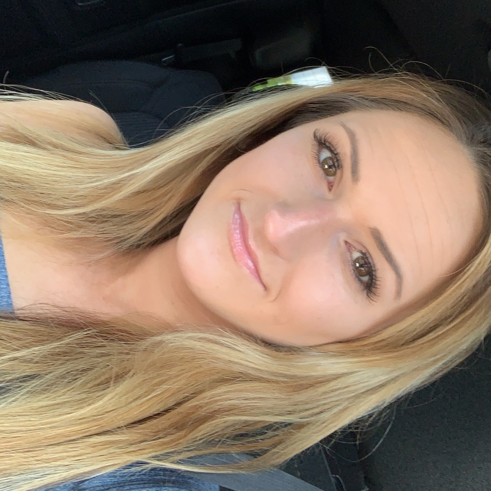 Meet your Posher, Nicole
